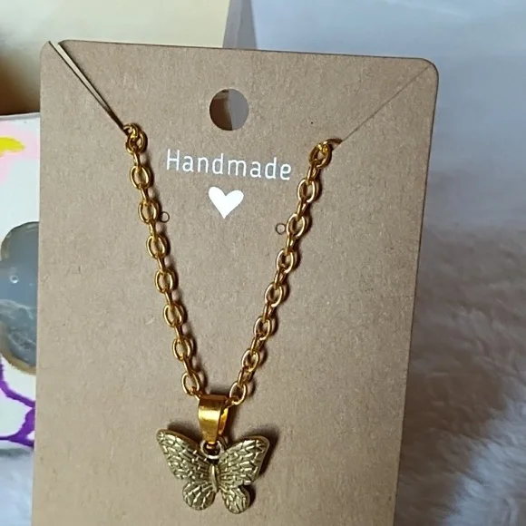 Handmade - Gold butterfly necklace - Picture 3 of 3